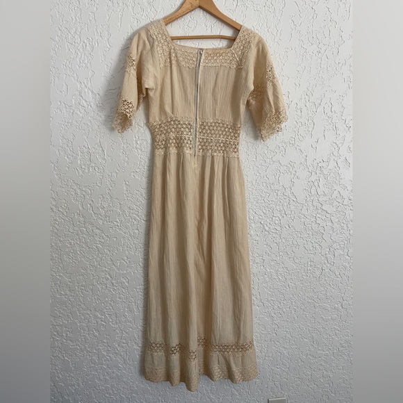 Gorgeous RARE 1970s Handmade Crochet Panel Prairie Cottagecore Dresss - Picture 4 of 8